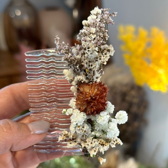 מסרקייה לכלה / למלווה