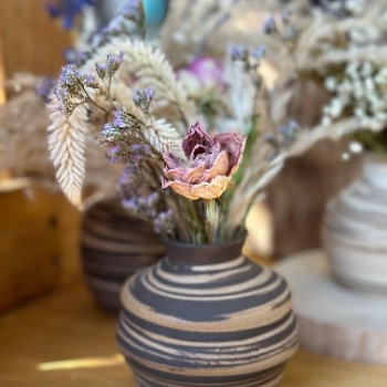 זר ROSE בשילוב קרמיקה עבודת יד בגודל מיני