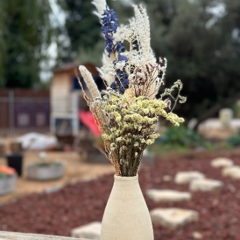 זר LIBI מיובש בשילוב אגרטל קרמיקה עבודת יד Nur