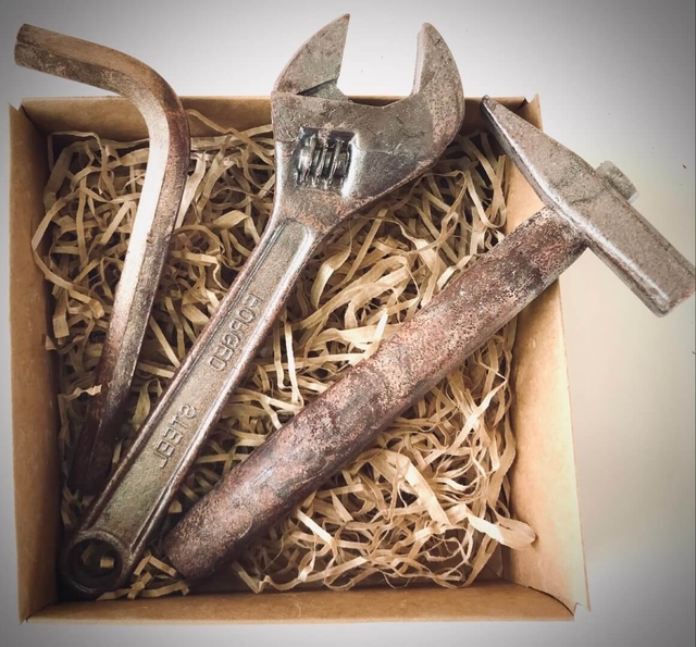 מארז כלי עבודה בינוני שוקולדי