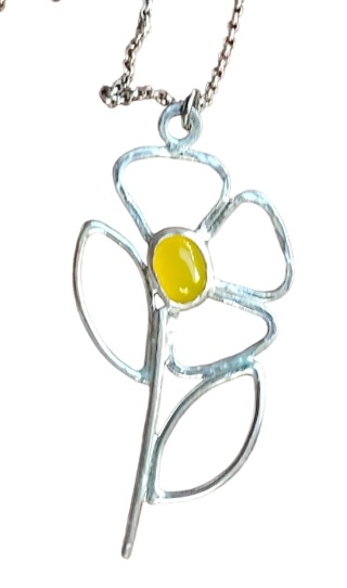 תליון פרח כסף עם אבן חן צהובה