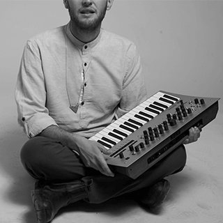 סדנת תיאוריה-הרמוניה מוסיקלית לנגנים חובבים בכל הכלים.