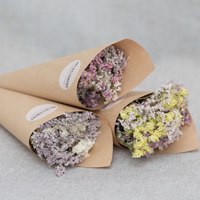 זר פרחים מיובש ססגוני קטן