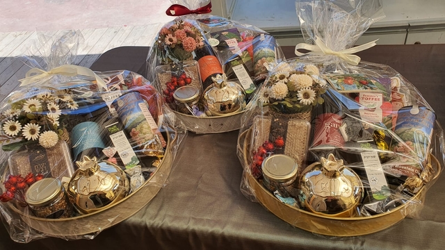 מארז מגש ובו שפע כל טוב