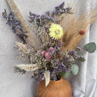 זר WILD בכלי במראה של עץ כפרי