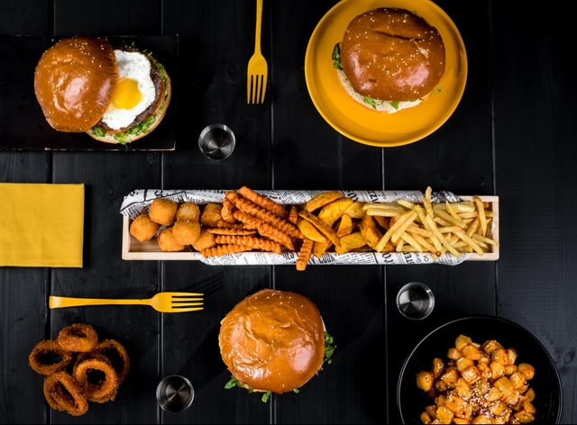 ארוחת המבורגר 300 גרם