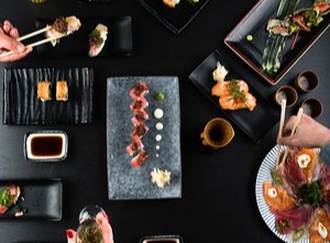 רול IO עם תוספת סלמון